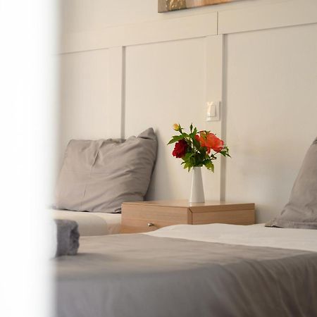 Olive Grove Poolside Apartments Benitses  Bagian luar foto