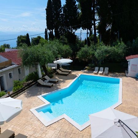 Olive Grove Poolside Apartments Benitses  Bagian luar foto