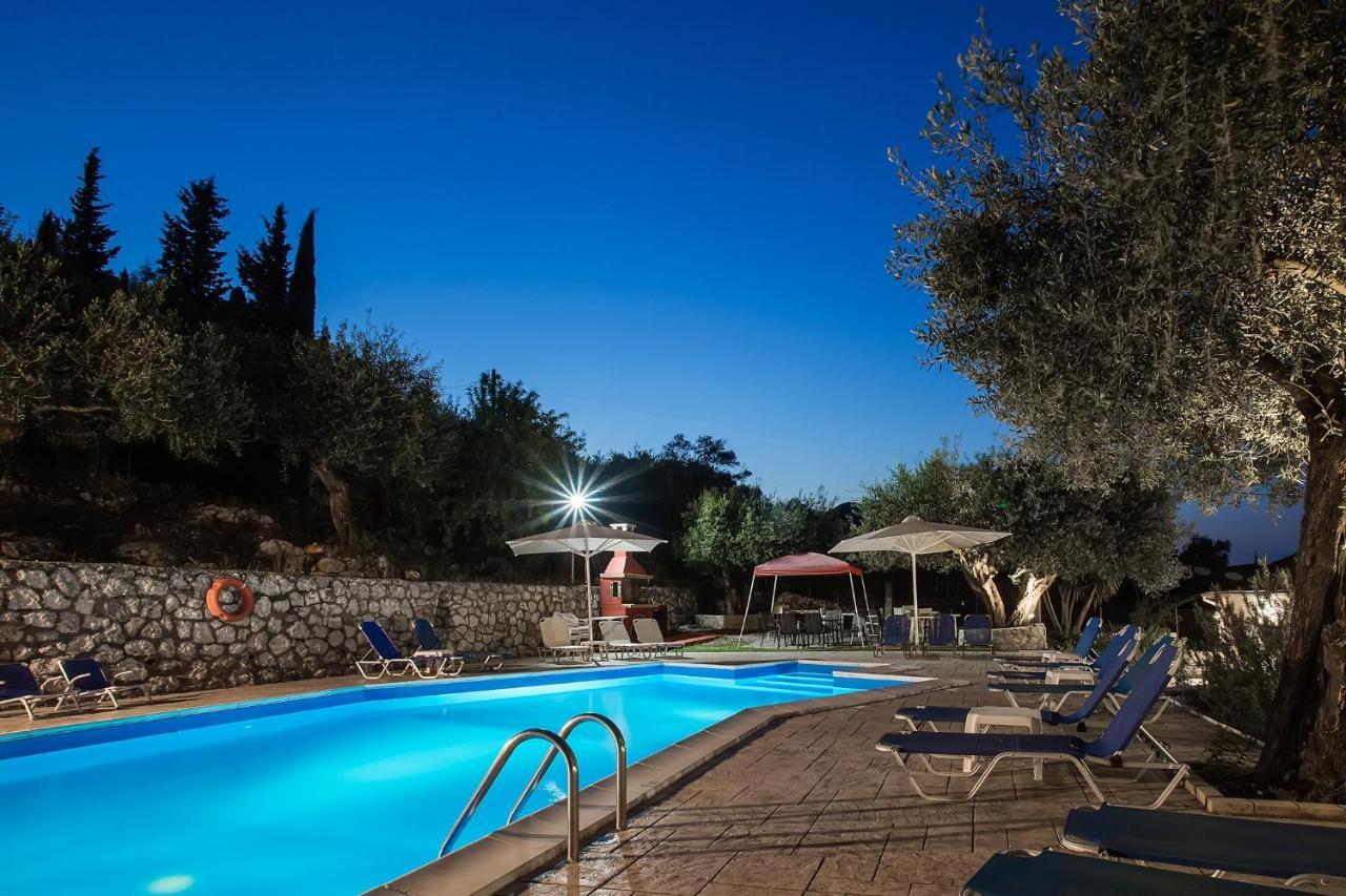 Olive Grove Poolside Apartments Benitses  Bagian luar foto